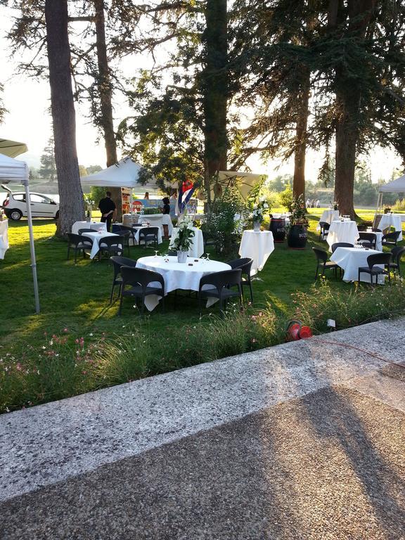 Camping Parc Du Chateau D'Allot Hotel Boé Kültér fotó
