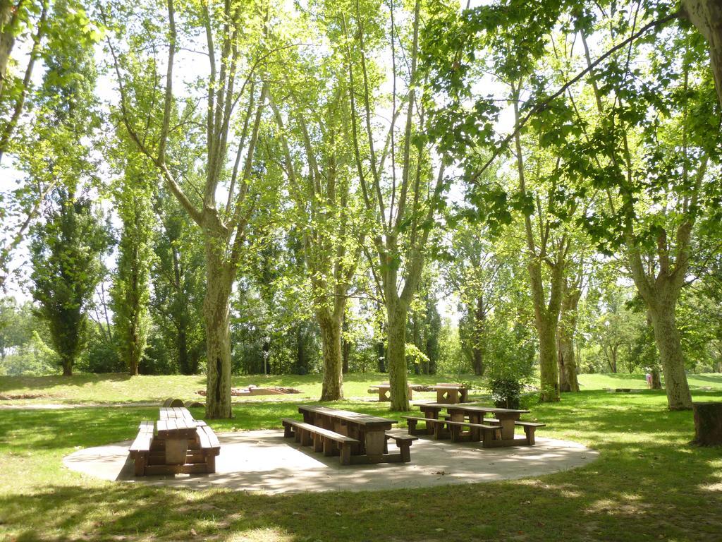 Camping Parc Du Chateau D'Allot Hotel Boé Kültér fotó