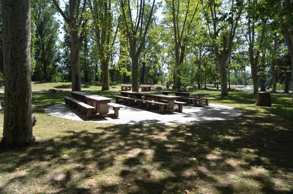 Camping Parc Du Chateau D'Allot Hotel Boé Kültér fotó