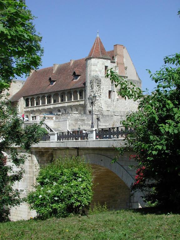 Camping Parc Du Chateau D'Allot Hotel Boé Kültér fotó