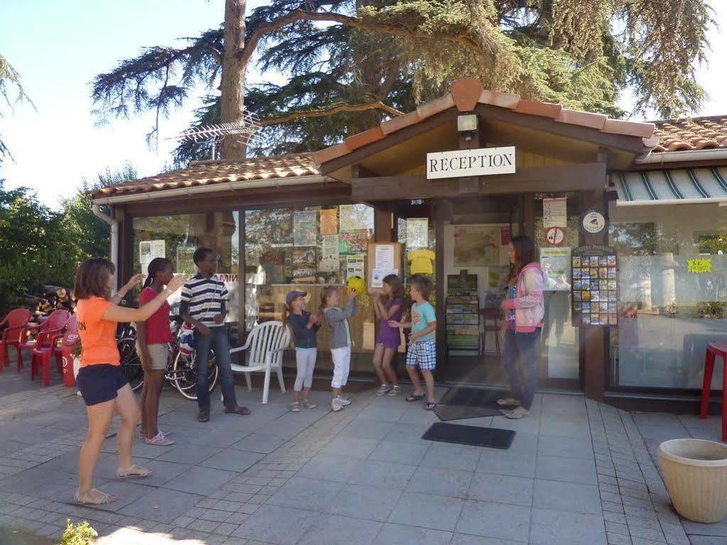 Camping Parc Du Chateau D'Allot Hotel Boé Kültér fotó